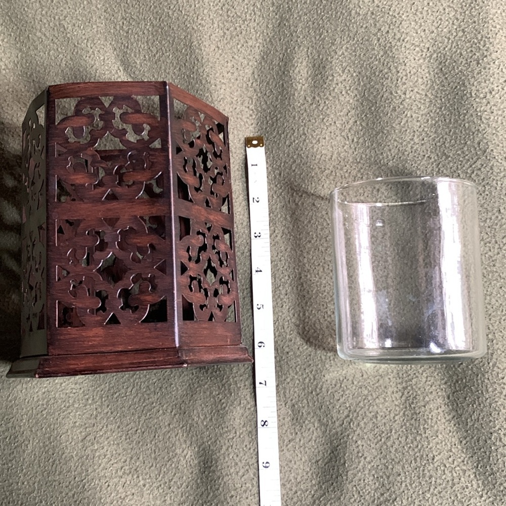 Beautiful decorative candle holder with glass insert. Approx 6 1/4” x 5 1/4” - Picture 2 of 5